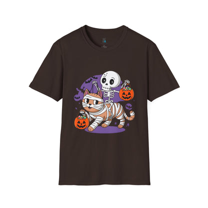 Trick-or-Treat Mummy Cat Halloween T-Shirt – Adorably Spooky for Cat Lovers!